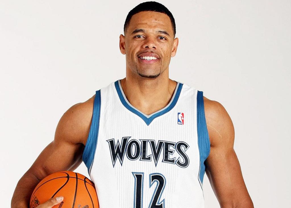 Minneapolis Roosevelt alumn John Thomas as a member of the Minnesota Timberwolves. This image is an official press photo used for marketing