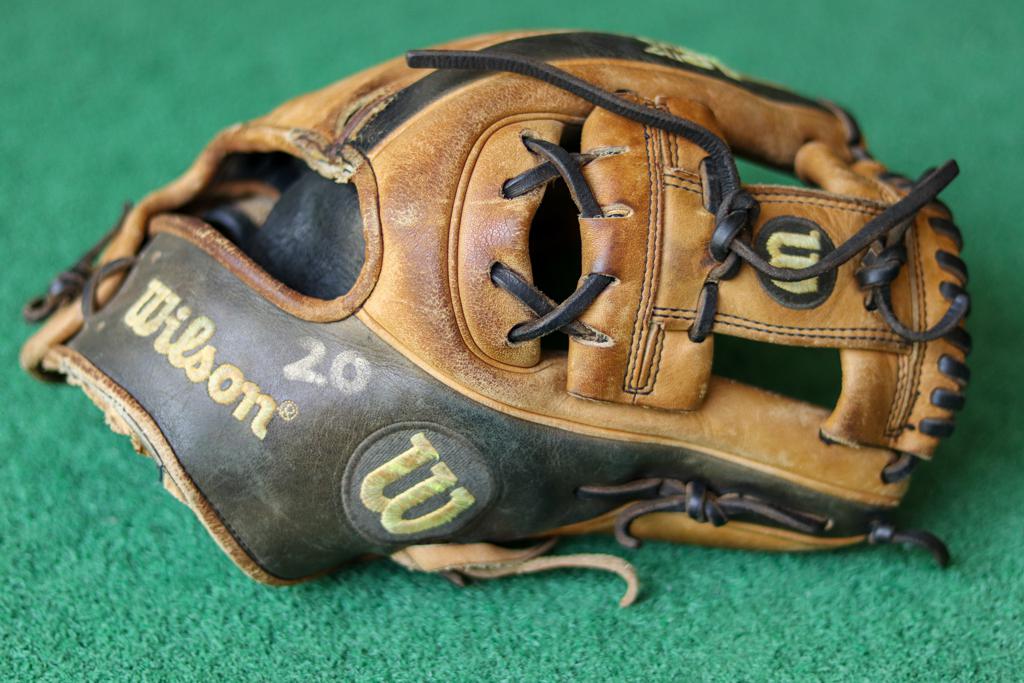 baseball glove relacing