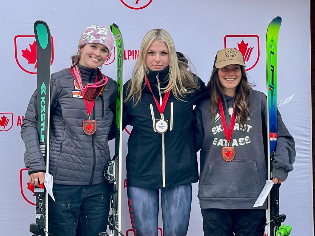 Kael Oberlander (middle)